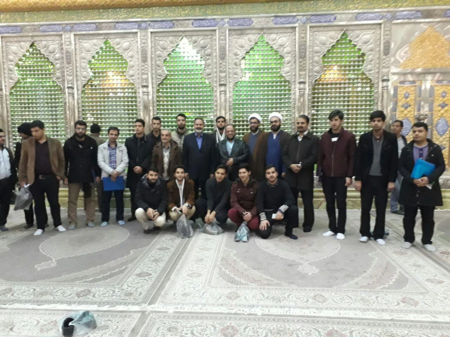 حضور در مرقد مطهر امام خمینی