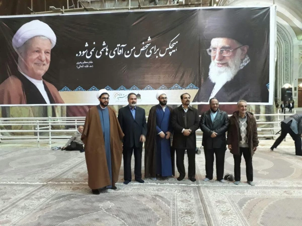 حضور در مرقد مطهر امام خمینی