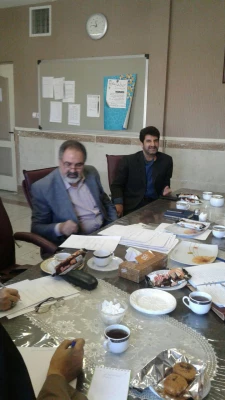 جلسه گروه ادبیات فارسی برای بررسی موضوعات پایان نامه کارشناسی ارشد