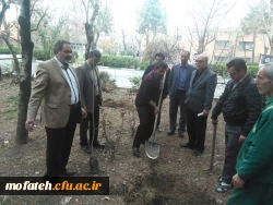 کاشت نهال درهفته منابع  طبیعی