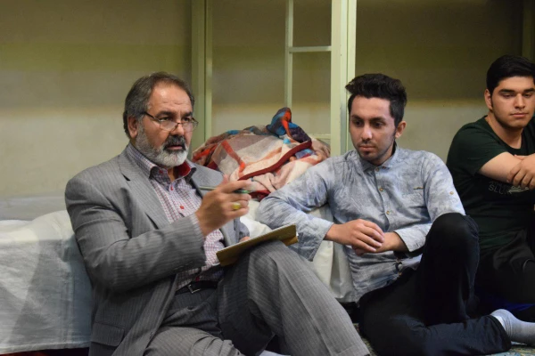 نشست صمیمانه با دانشجویان