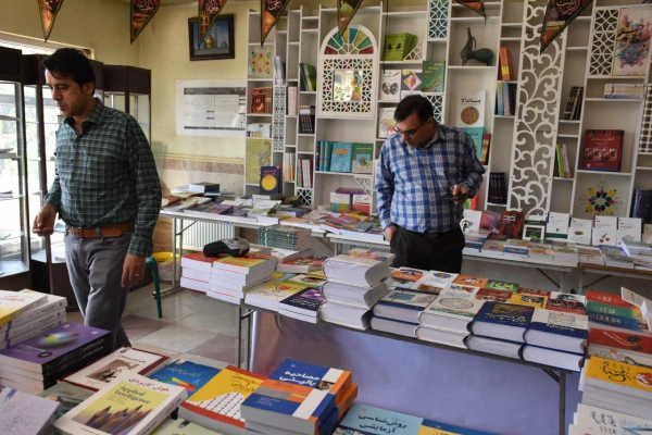 برپایی نمایشگاه کتاب  به مناسبت هفته بهداشت روانی