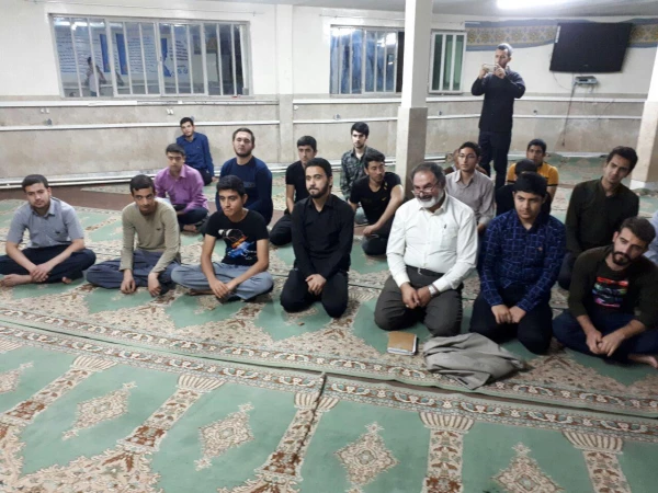 نشست صمیمانه دکتر بیغمی با دانشجویان ساکن خوابگاه