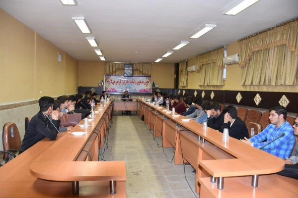 جلسه پرسش و پاسخ نمایندگان دانشجویان با دکتر بیغمی