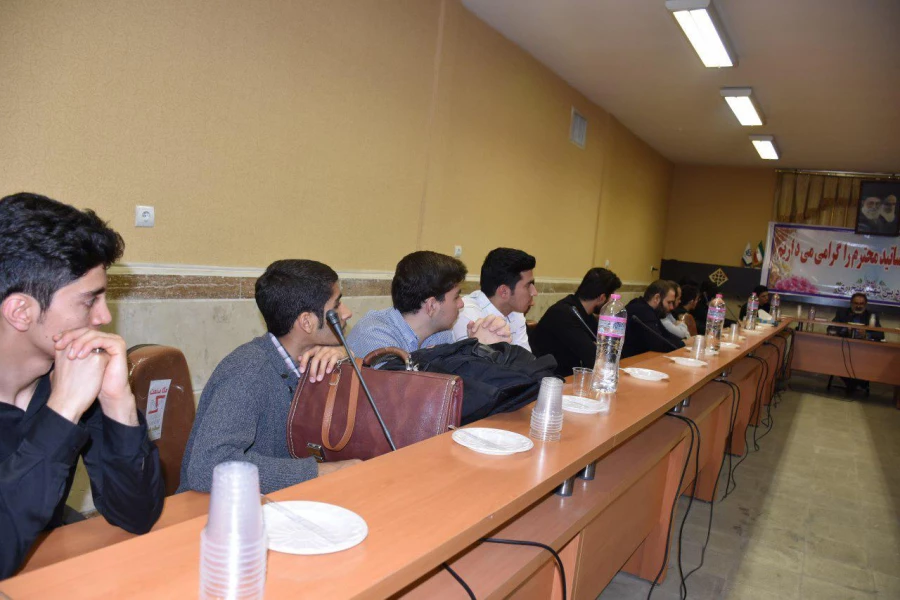 جلسه پرسش و پاسخ نمایندگان دانشجویان با دکتر بیغمی