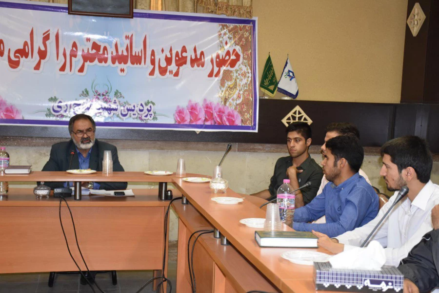 جلسه پرسش و پاسخ نمایندگان دانشجویان با دکتر بیغمی