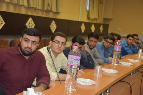 جلسه پرسش و پاسخ نمایندگان دانشجویان با دکتر بیغمی