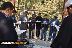 تلاوت قرآن مجید بر سر مزار شهید گمنام