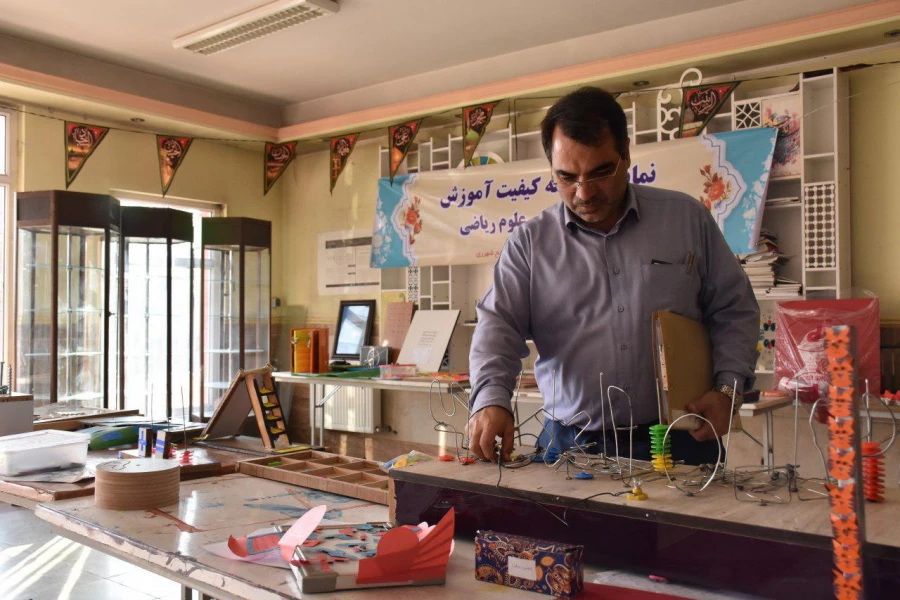 نمایشگاه دست سازه های آموزش ریاضی