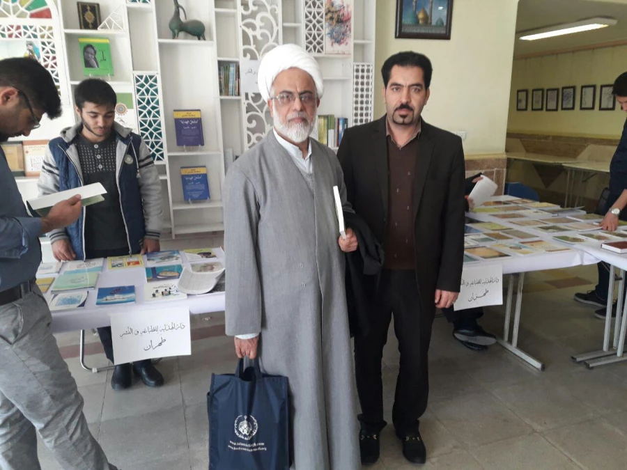 برپایی نمایشگاه زبان و ادبیات عرب به مناسبت هفته پژوهش