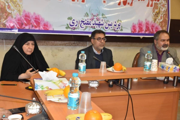نشست سرپرست استان با همکاران پردیس شهید مفتح