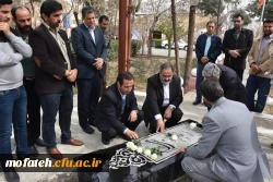 حضور شهردار ناحیه 5 و همکارانشان بر سر مزار شهید گمنام