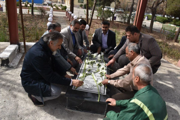 کاشت درخت در بوستان شهید