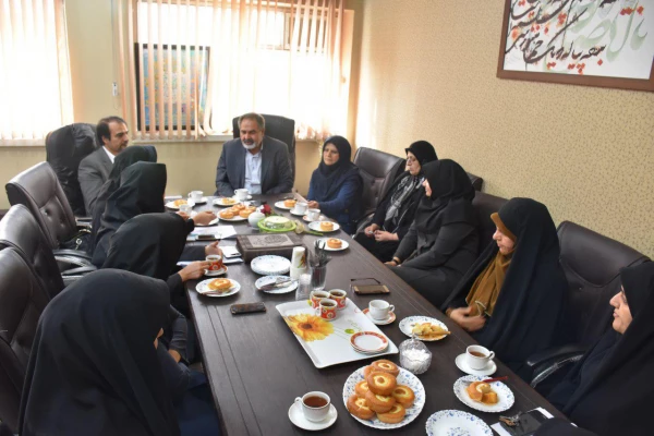 گرامیداشت روز زن و مادر