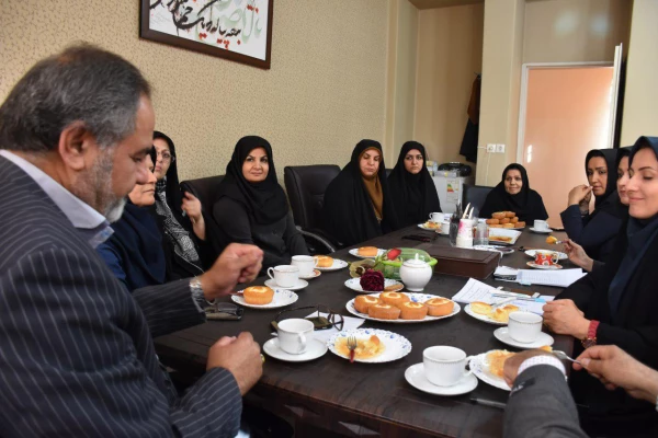 گرامیداشت روز زن و مادر