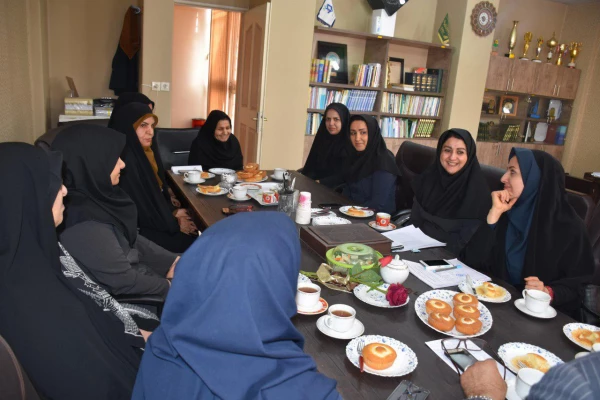 گرامیداشت روز زن و مادر