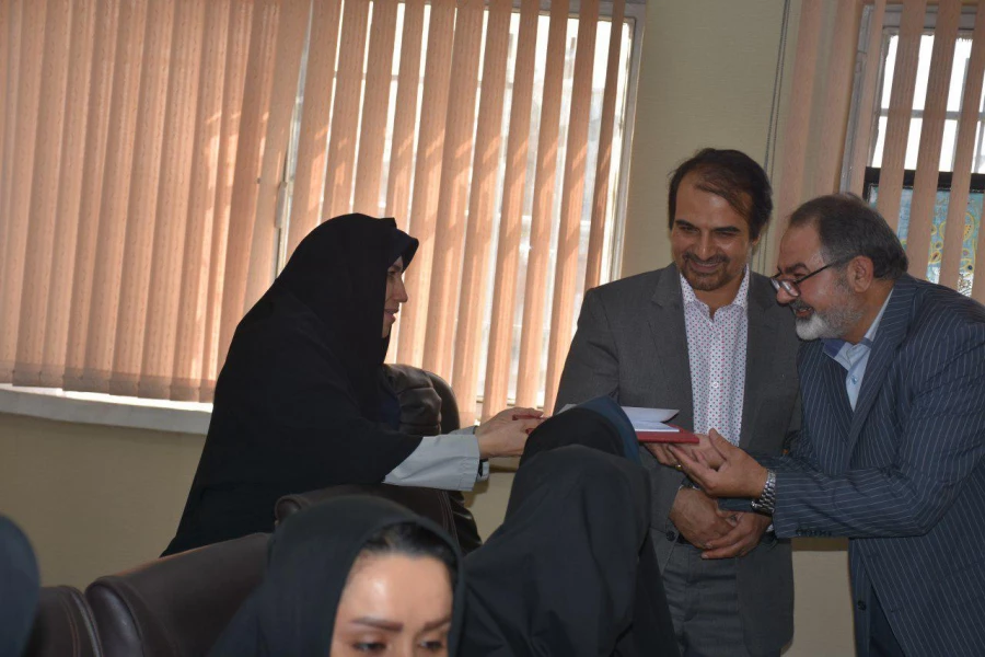 گرامیداشت روز زن و مادر