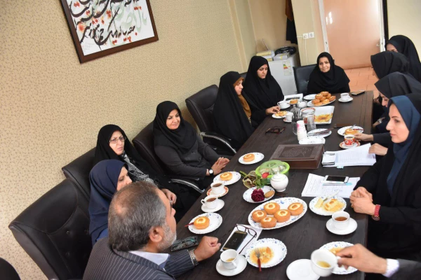 گرامیداشت روز زن و مادر