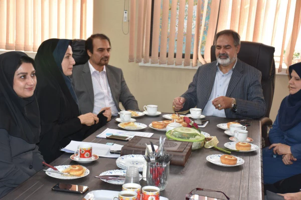 گرامیداشت روز زن و مادر