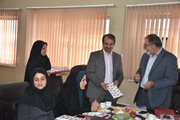 گرامیداشت روز زن و مادر