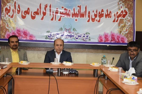 نشست صمیمی سرپرست پردیس شهید مفتح با همکاران و اساتید پردیس