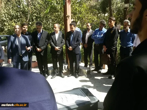 اجتماع جمعی از مسئولان ،اساتید،کارکنان و دانشجو معلمان بر سر مزار شهید گمنام پردیس شهید مفتح  3