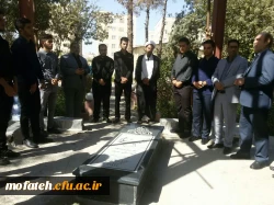 اجتماع جمعی از مسئولان ،اساتید،کارکنان و دانشجو معلمان بر سر مزار شهید گمنام پردیس شهید مفتح 3