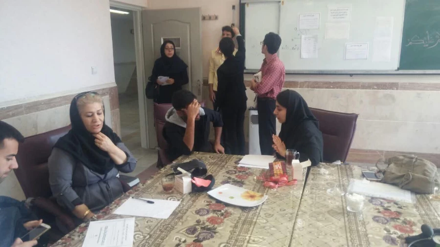 به مناسبت هفته سلامت  دانشجو معلمان ، استادان و همکاران پردیس ویزیت رایگان شدند 4