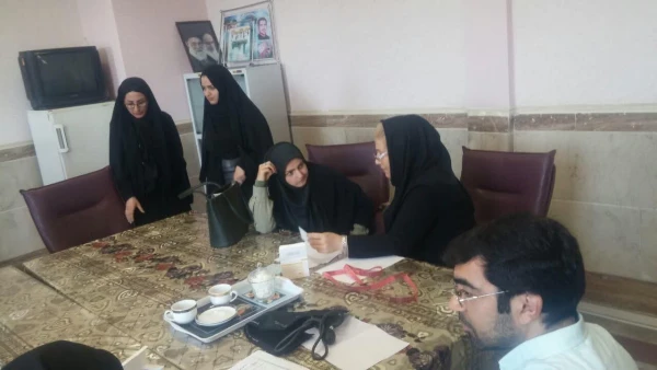 به مناسبت هفته سلامت  دانشجو معلمان ، استادان و همکاران پردیس ویزیت رایگان شدند 5