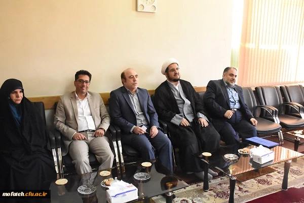 دومین دیدار آقای دکتر بلاغی و تعدادی از همکاران با امام جمعه ری به مناسبت هفته آموزش و مقام معلم 4