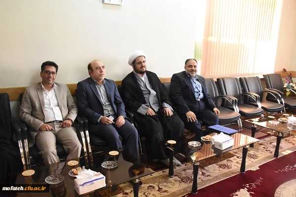دومین دیدار آقای دکتر بلاغی و تعدادی از همکاران با امام جمعه ری به مناسبت هفته آموزش و مقام معلم 7