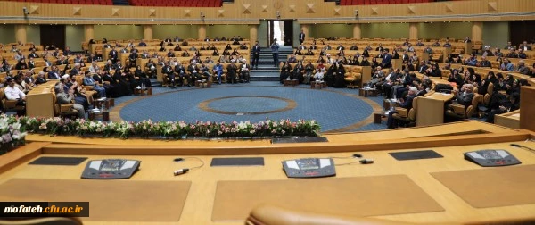 دکتر خنیفر در پاسداشت مقام معلم و اختتامیه نکوداشت یکصدمین سال تربیت معلم
خیز بلند ملت ها و رسیدن به اوج ها از آموزش کارآمد، مهارت ورزی و کارآفرینی و اغتنام فرصت ها با حفظ اصالت ها است 2