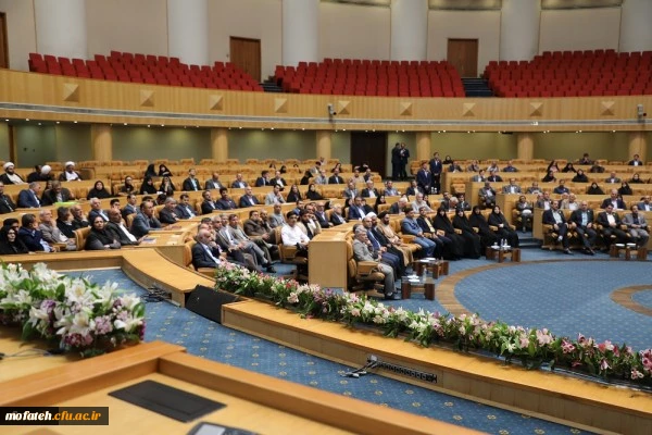 دکتر خنیفر در پاسداشت مقام معلم و اختتامیه نکوداشت یکصدمین سال تربیت معلم
خیز بلند ملت ها و رسیدن به اوج ها از آموزش کارآمد، مهارت ورزی و کارآفرینی و اغتنام فرصت ها با حفظ اصالت ها است 2