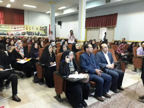 دومین کارگاه آموزش راهبردهای حل مسئله ریاضی همراه با دست ورزی های ساده 2