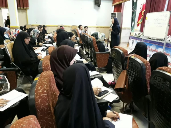 دومین کارگاه آموزش راهبردهای حل مسئله ریاضی همراه با دست ورزی های ساده 4