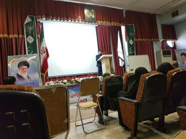 به مناسبت هفته سلامت همایشی در پردیس شهید مفتح برگزار گردید  4