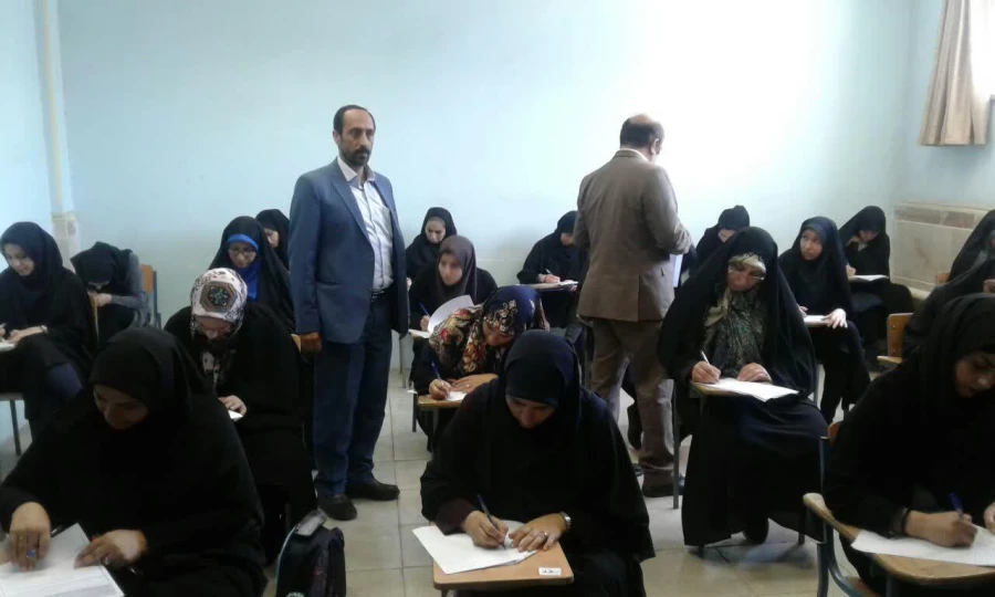 بازدید رسمی سرپرست محترم پردیس شهید مفتح از برگزاری امتحانات پایان ترم سال تحصیلی 97-98 4