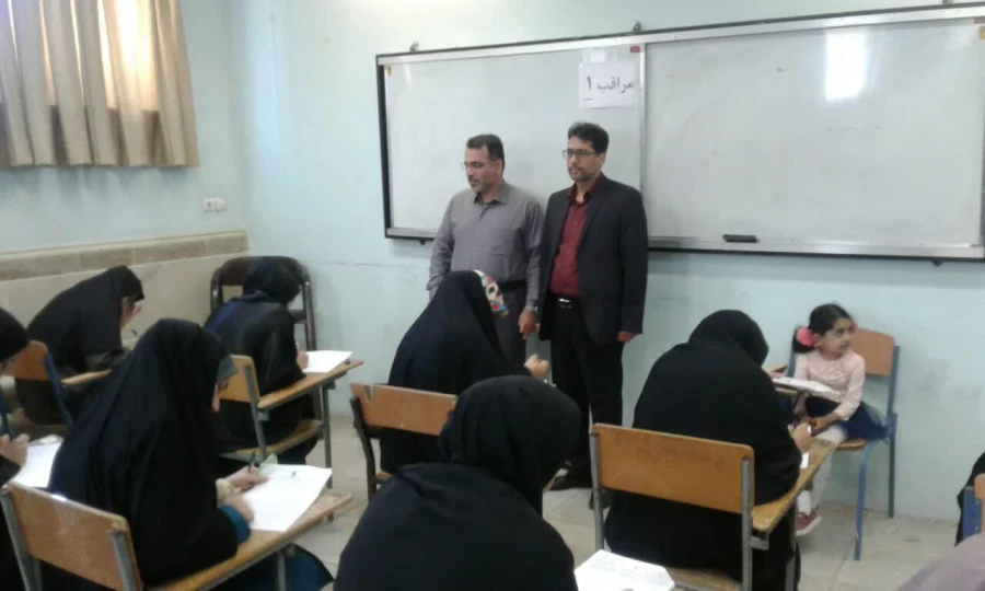 بازدید رسمی سرپرست محترم پردیس شهید مفتح از برگزاری امتحانات پایان ترم سال تحصیلی 97-98 5