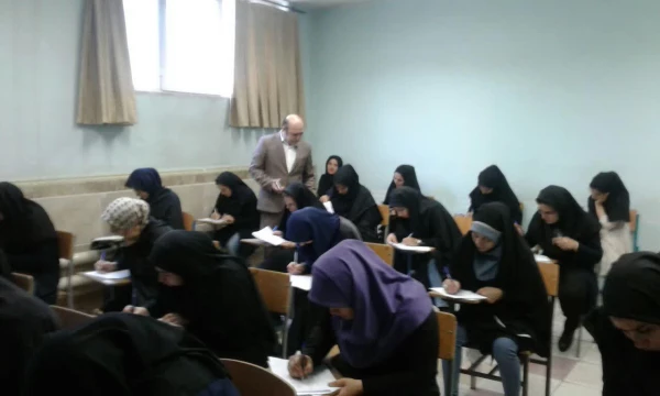 بازدید رسمی سرپرست محترم پردیس شهید مفتح از برگزاری امتحانات پایان ترم سال تحصیلی 97-98 6