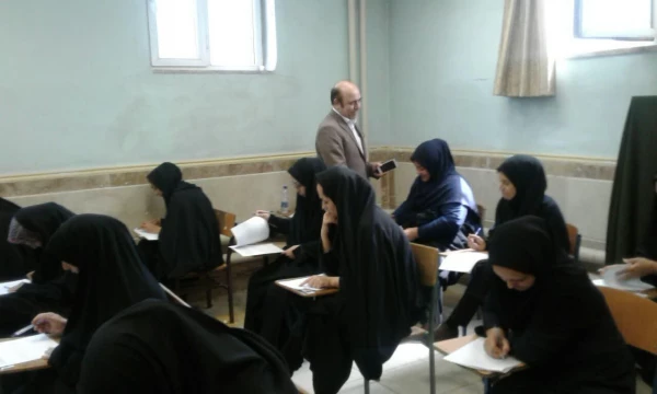 بازدید رسمی سرپرست محترم پردیس شهید مفتح از برگزاری امتحانات پایان ترم سال تحصیلی 97-98 7