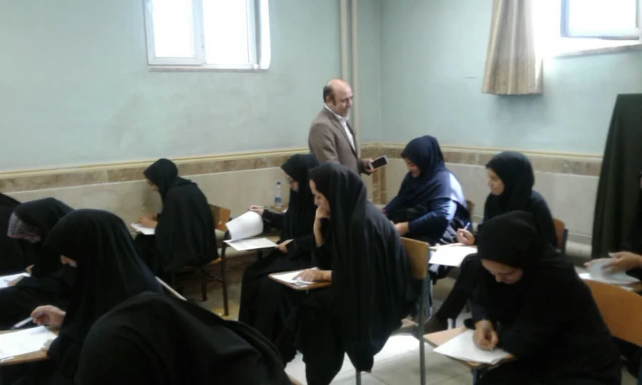 بازدید رسمی سرپرست محترم پردیس شهید مفتح از برگزاری امتحانات پایان ترم سال تحصیلی 97-98 7