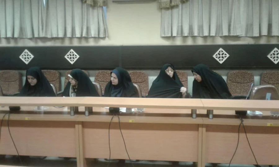 برگزاری جلسه شورای اداری به مناسبت نزدیک شدن به آغاز سال تحصیلی جدید برگزار گردید. 4