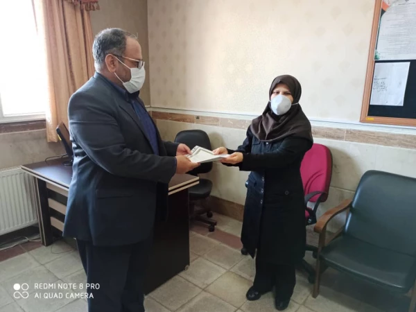 تقدیر و تشکر از تلاش های یک ساله همکاران پردیس شهید مفتح در روز کارمند
 2