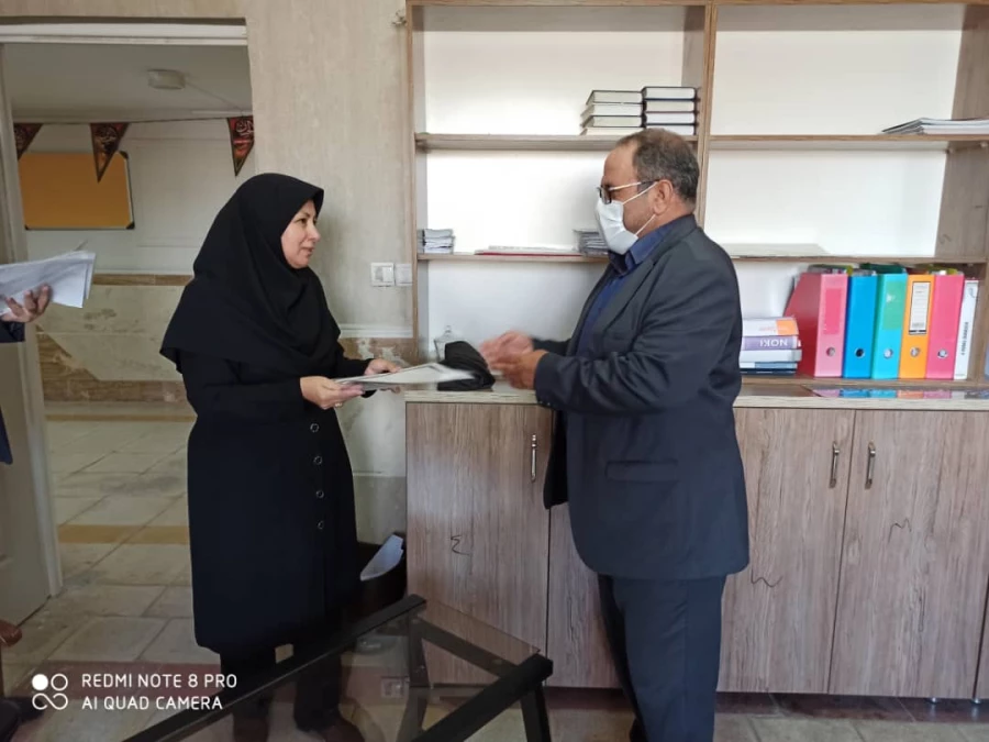 تقدیر و تشکر از تلاش های یک ساله همکاران پردیس شهید مفتح در روز کارمند
 2