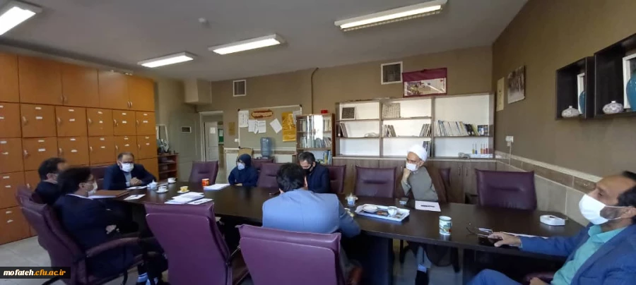 جلسه شورای آموزش پردیس شهید مفتح، برای برنامه ریزی ترم آینده و بررسی امور جاری در دفتر استادان برگزار شد. 2