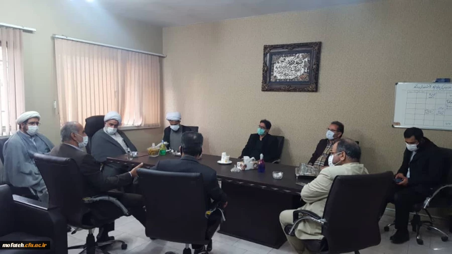 گزارش جلسه سرپرست و معاونین پردیس با مسئول نهاد نمایندگی رهبری استان 2