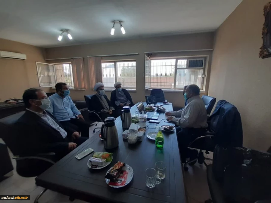 بازدید حجج الاسلام آقایان علیخانى و آذرنیوند معاونان محترم نهاد نمایندگى مقام معظم رهبرى پردیس هاى استان تهران از فرآیند مصاحبه هاى تخصصى
 2