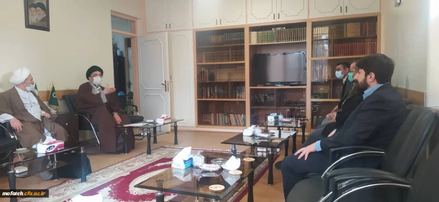 جلسه دیدار امام جمعه محترم شهر ری با مسئولان پردیس شهید مفتح شهر ری 