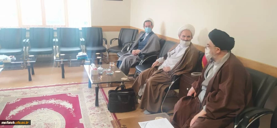 جلسه دیدار امام جمعه محترم شهر ری با مسئولان پردیس شهید مفتح شهر ری 