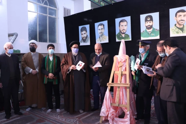 حضور دانشجو معلم ارجمند سیدمهدی طباطبایی راد و مدرس گرامی جناب آقای حسین پاک سرشت در مراسم  رونمایی از دو کتاب آنان؛ «مکتب حاج قاسم چراغ راه ملت» و «قرار بی قراری تا بهشت» 